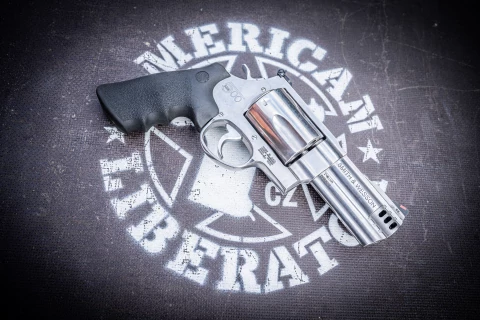 Revolver Smith & Wesson 500 4"