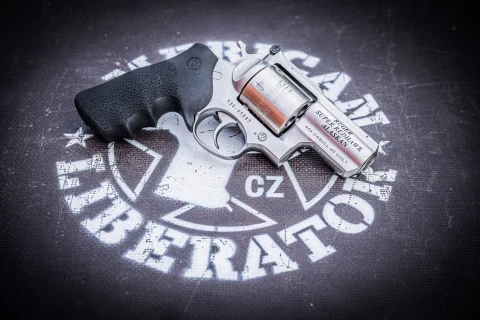 Revolver RUGER Super Redhawk Alaskan