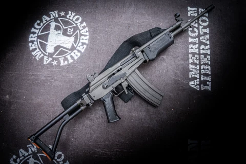 Samonabíjecí puška IMI Galil AR "Assault Rifle"