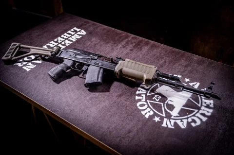Samonabíjecí puška AKM klon / TAPCO (Rumunsko)