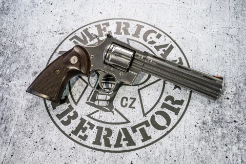 Revolver COLT PYTHON 6"