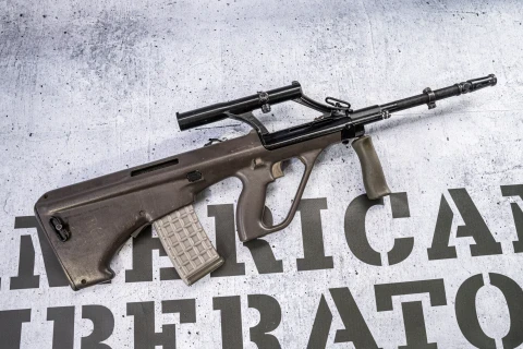 Samonabíjecí puška STEYR AUG